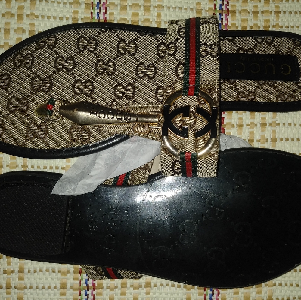 Gucci thong sandals